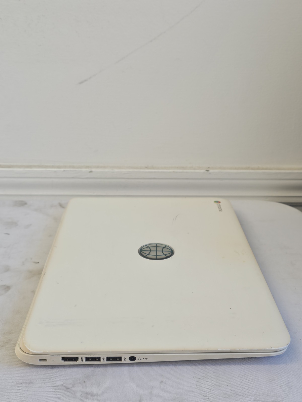 HP Chromebook 14-q063cl Laptop – Intel Celeron 2955u – 4GB RAM – 16GB SSD – READ