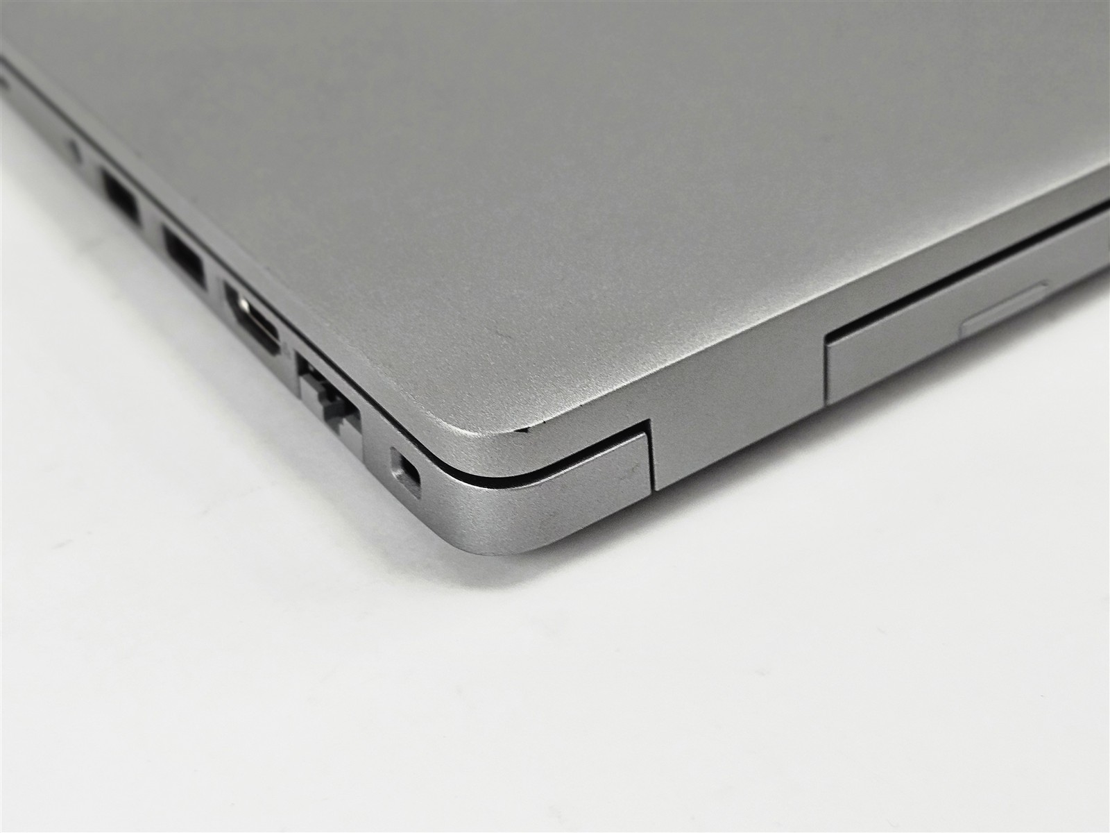 Dell Latitude 5430 Intel Core i7-1265U 16GB 512GB SSD 14″ FHD Laptop