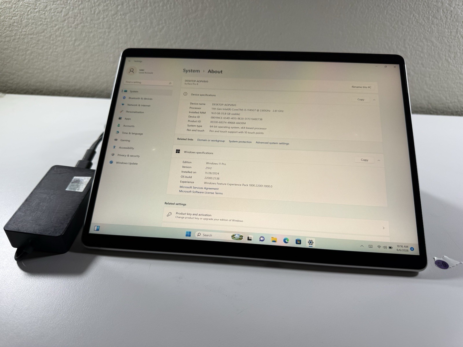 Microsoft Surface Pro 8 (1982) i5-1145G7 – 16GB RAM – 256GB 120Hz – Win 11 Pro