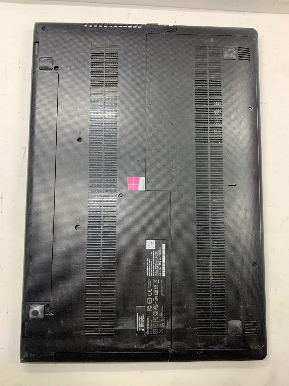 17.3″ LENOVO IDEAPAD 300 CORE i5-6200U@2.3GHz 1TB HDD 8GB RAM Win11