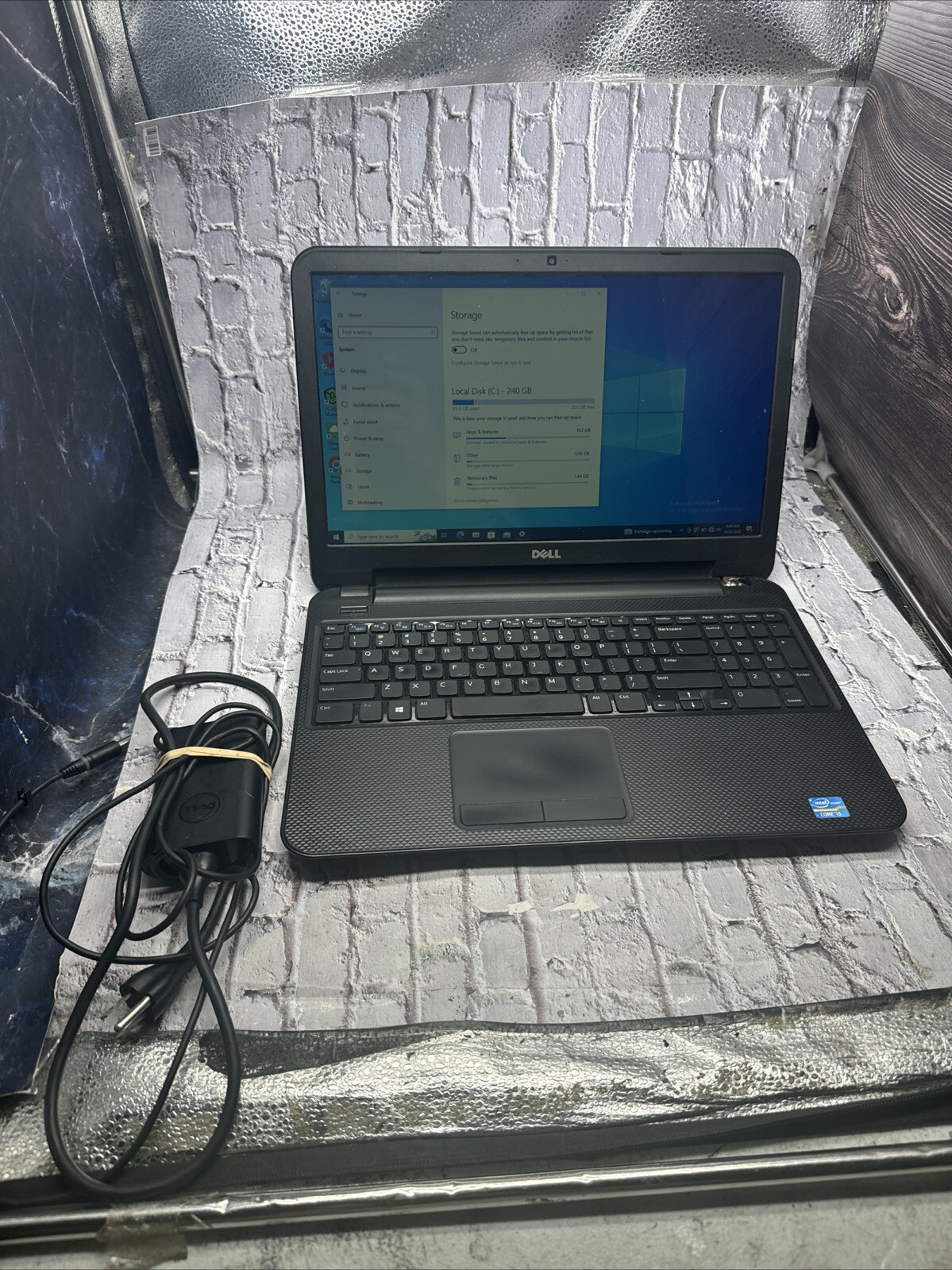 Dell PJ8GD Inspiron 15 w/ Power Adapter + Intel i3 1.80GHz 4GB Ram 240 gB