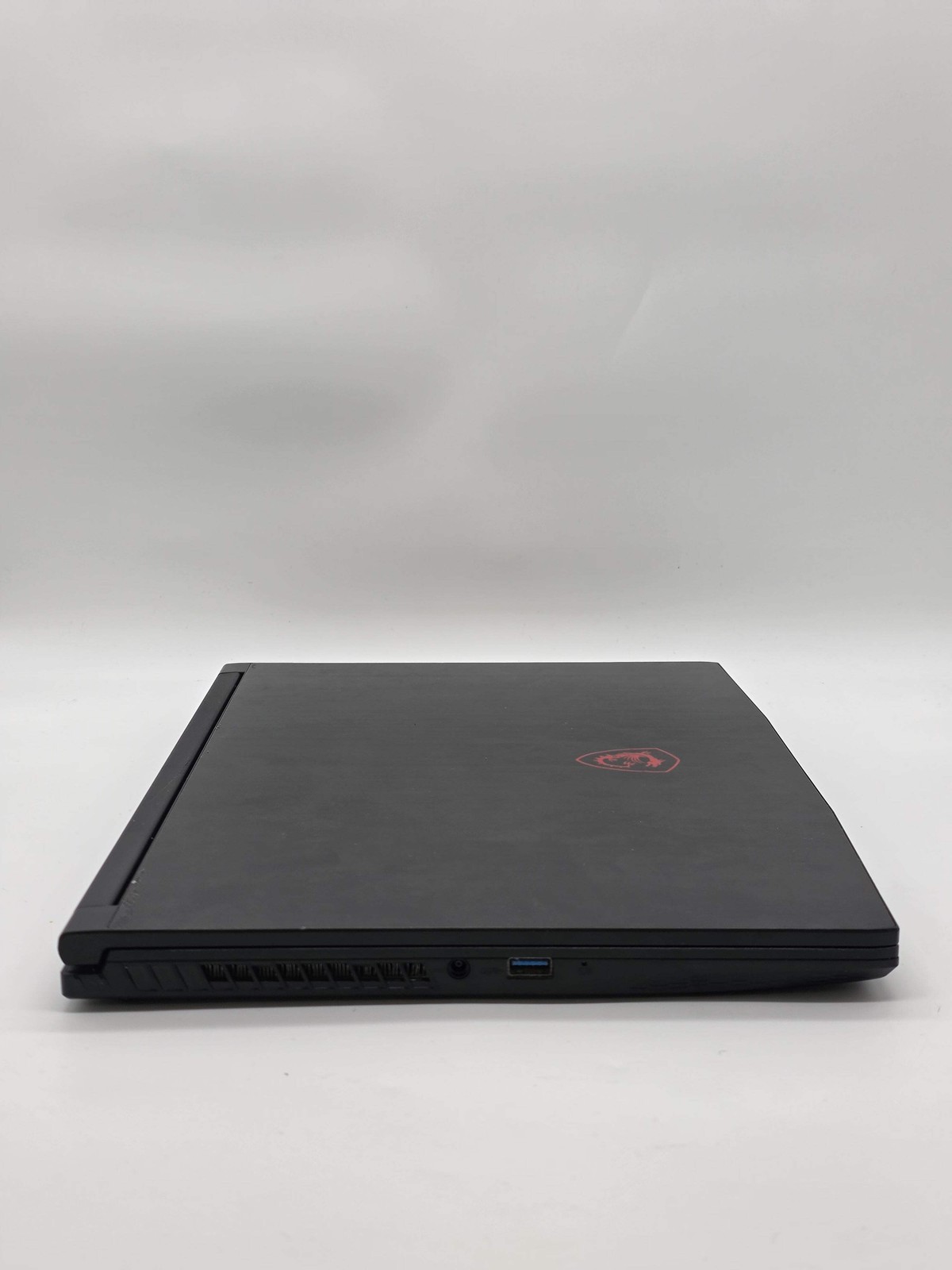MSI GF63 Thin 15.6″ Gaming Laptop i5-11400H 8GB 256GB SSD GTX 1650