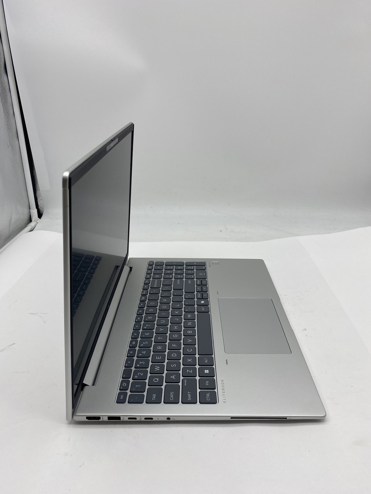 HP EliteBook 665 16″ G11 AMD RYZEN 7 PRO 7735U 8GB RAM 512GB SSD W11P
