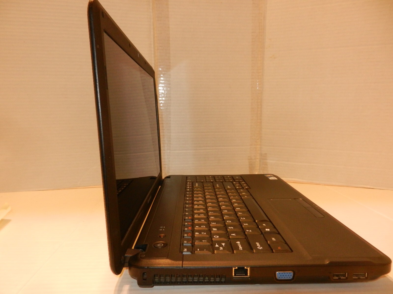 LENOVO G550 15.6″ PENTIUM DUAL-CORE T4400@2.2GHz 4GB RAM 250GB HDD WINDOWS 7