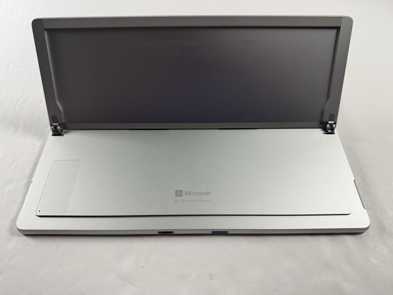 Microsoft Surface Pro 8 1982 13″ I7-1185G7 16GB 256GB SSD 2-in-1 Touch Screen