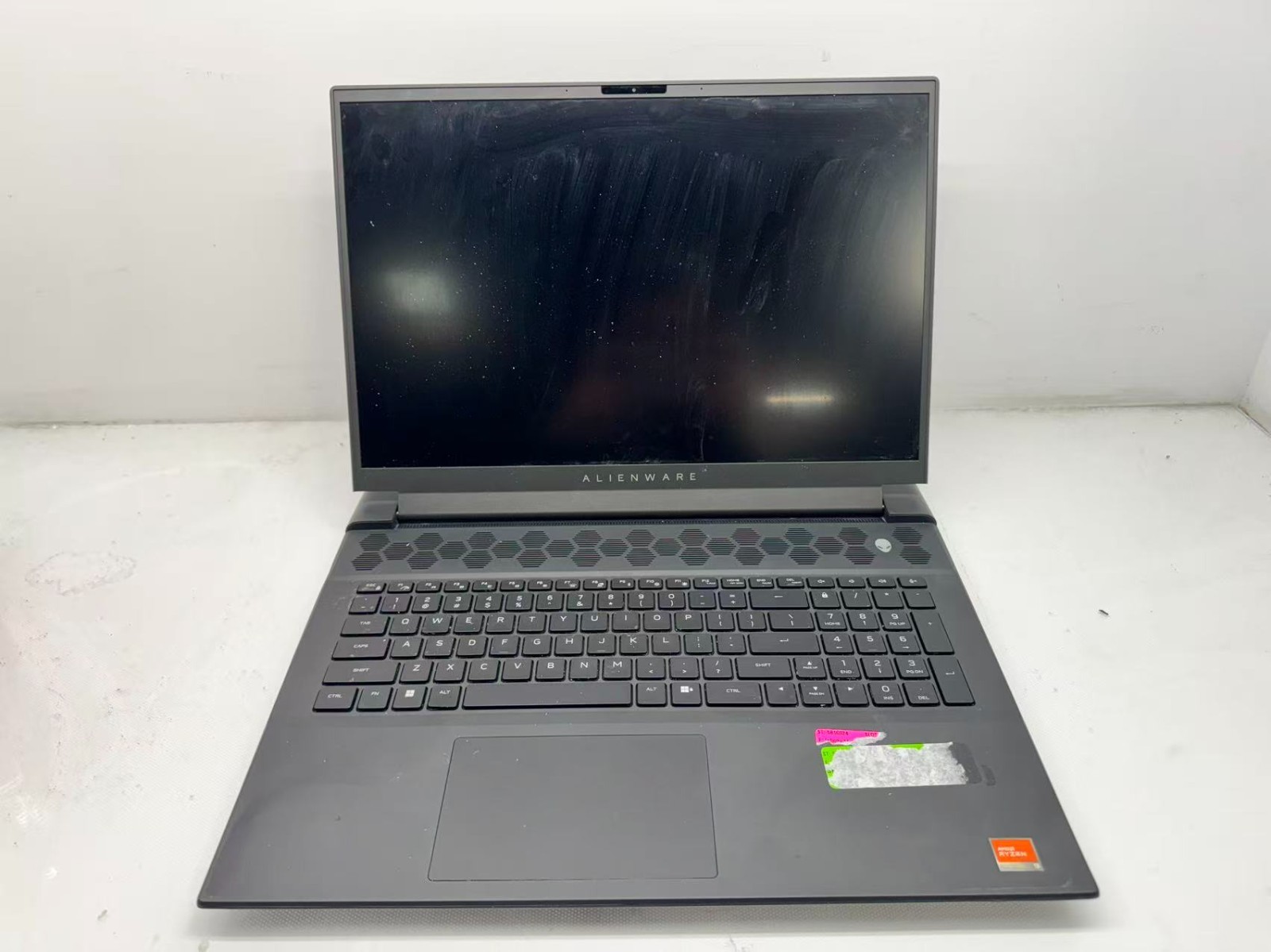Dell Alienware M18 R1 18″ Ryzen 9 7945@2.5GHz 32GB RAM 1TB SSD RX 7900M *READ*