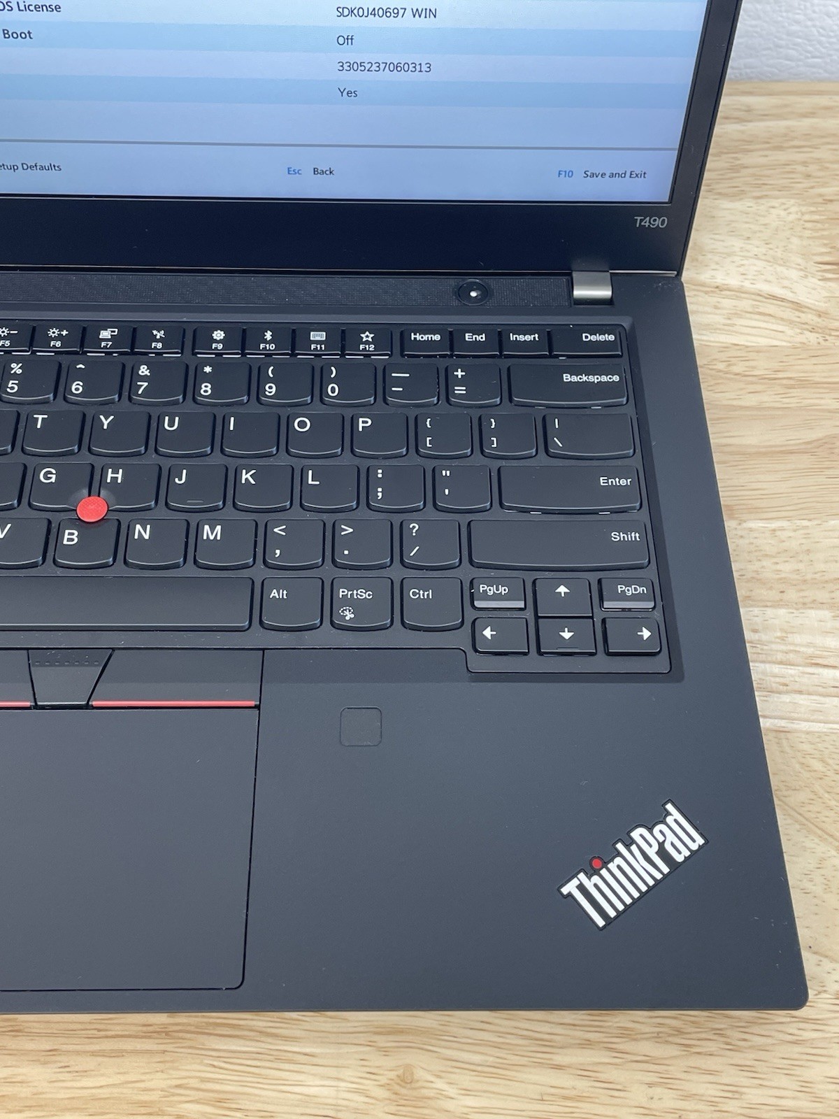 Lenovo ThinkPad T490 Core i7-8565U 1.80GHz – 8GB RAM 256GB SSD Win11
