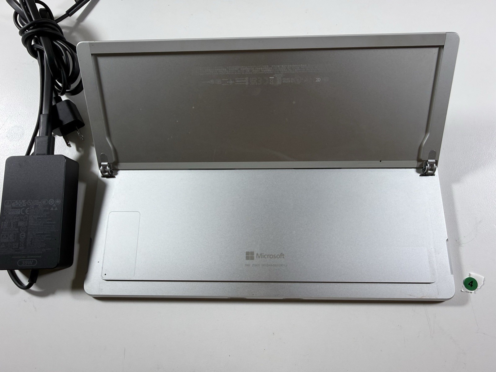 Microsoft Surface Pro 8 (1982) i5-1145G7 – 16GB RAM – 256GB 120Hz – Win 11 Pro