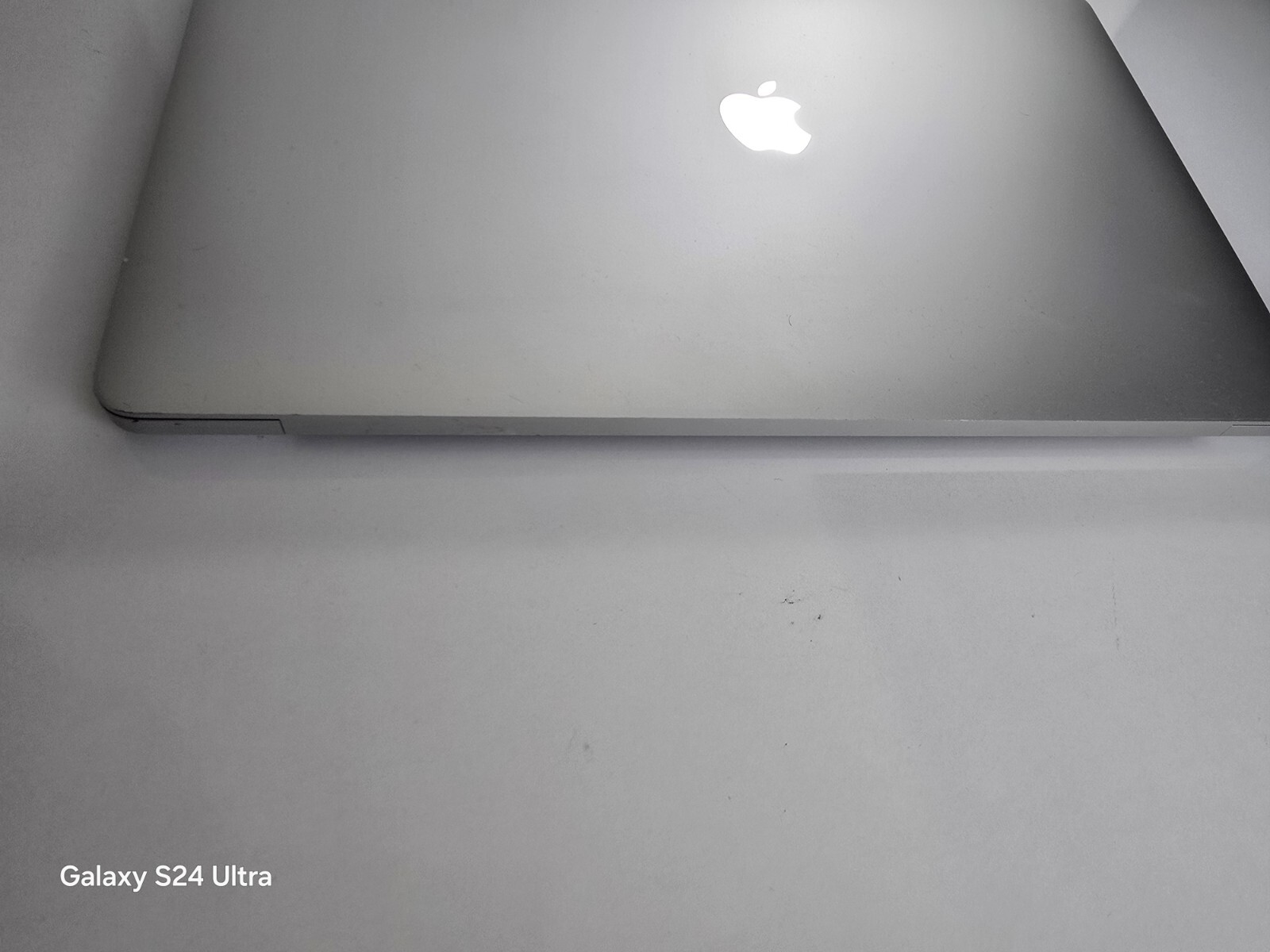 Apple MacBook Pro 16 Inches Silver 2019 i7-9750H 16GB 512GB Cycle count 237