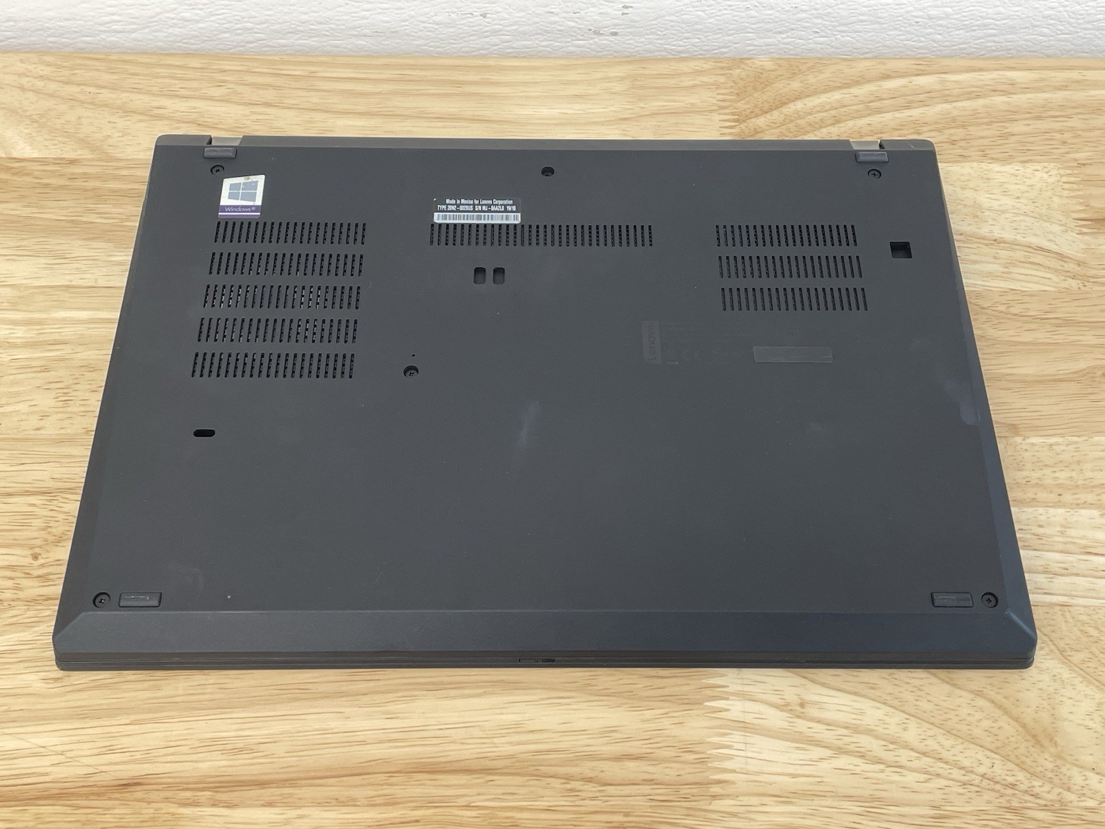 Lenovo ThinkPad T490 Core i7-8565U 1.80GHz – 8GB RAM 256GB SSD Win11