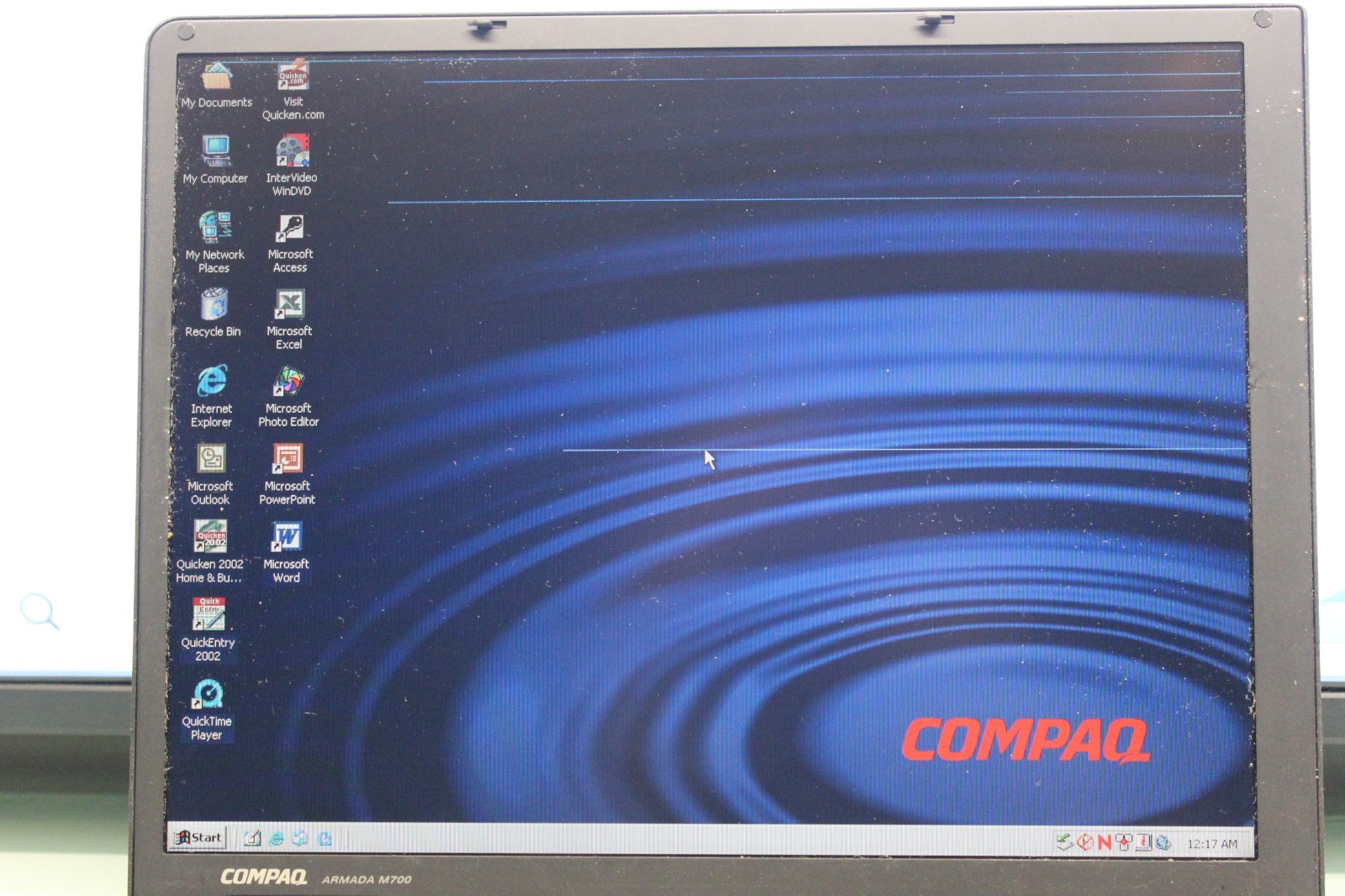 #28 Vintage Compaq Armada M700 Pentium III 128 MB ram, 14.1″ screen WINDOW 2000