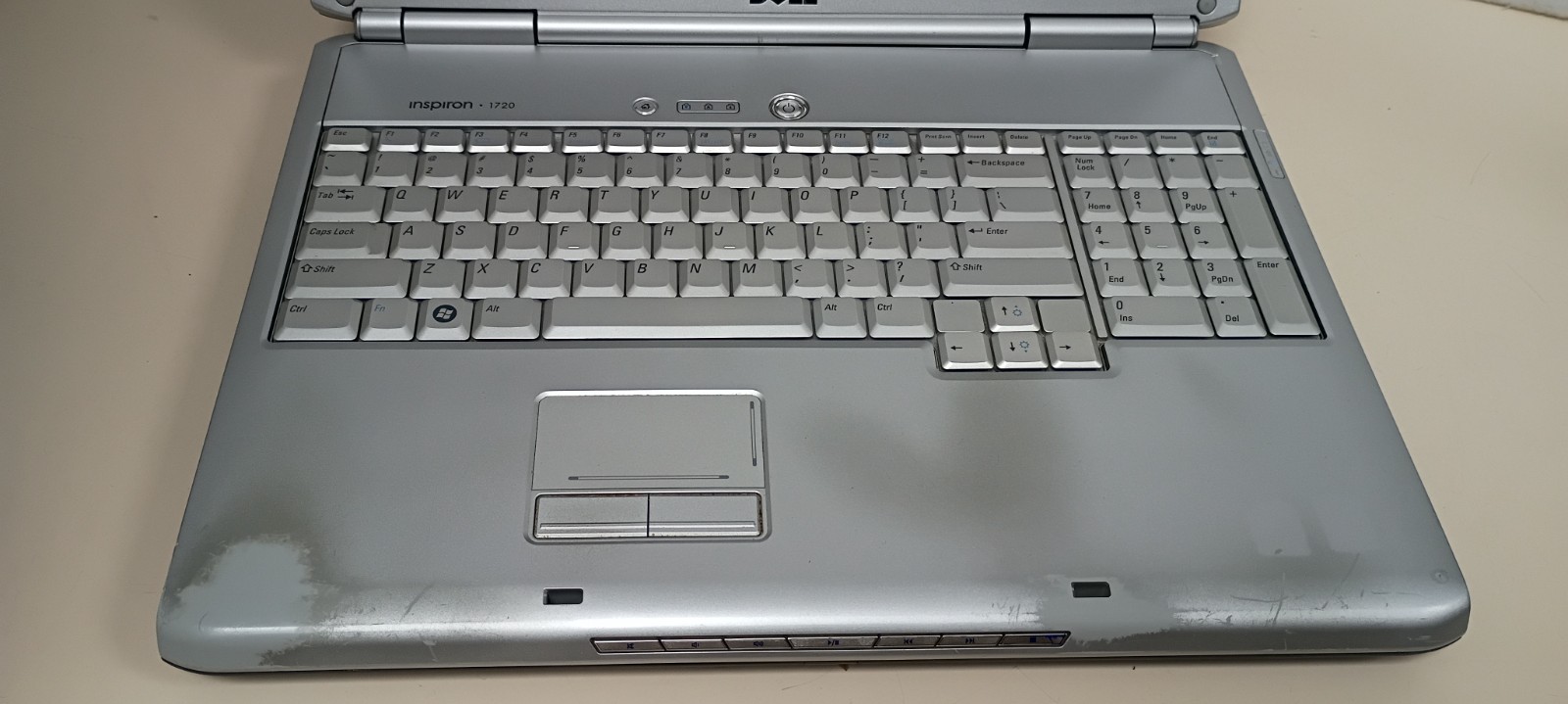 Dell Inspiron 1720 17″ 1440×900 CORE2DUO T7700 2.40GHz 120GB ssd 4GB RAM NO OS