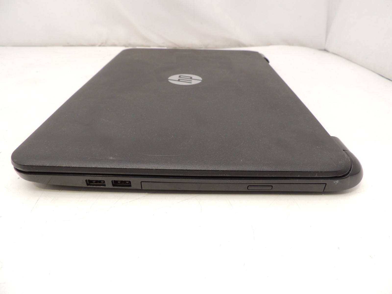 HP 250 G2 15.6″ Core i3 4005U 8GB No HDD/Battery Laptop Tested – Broken Foot