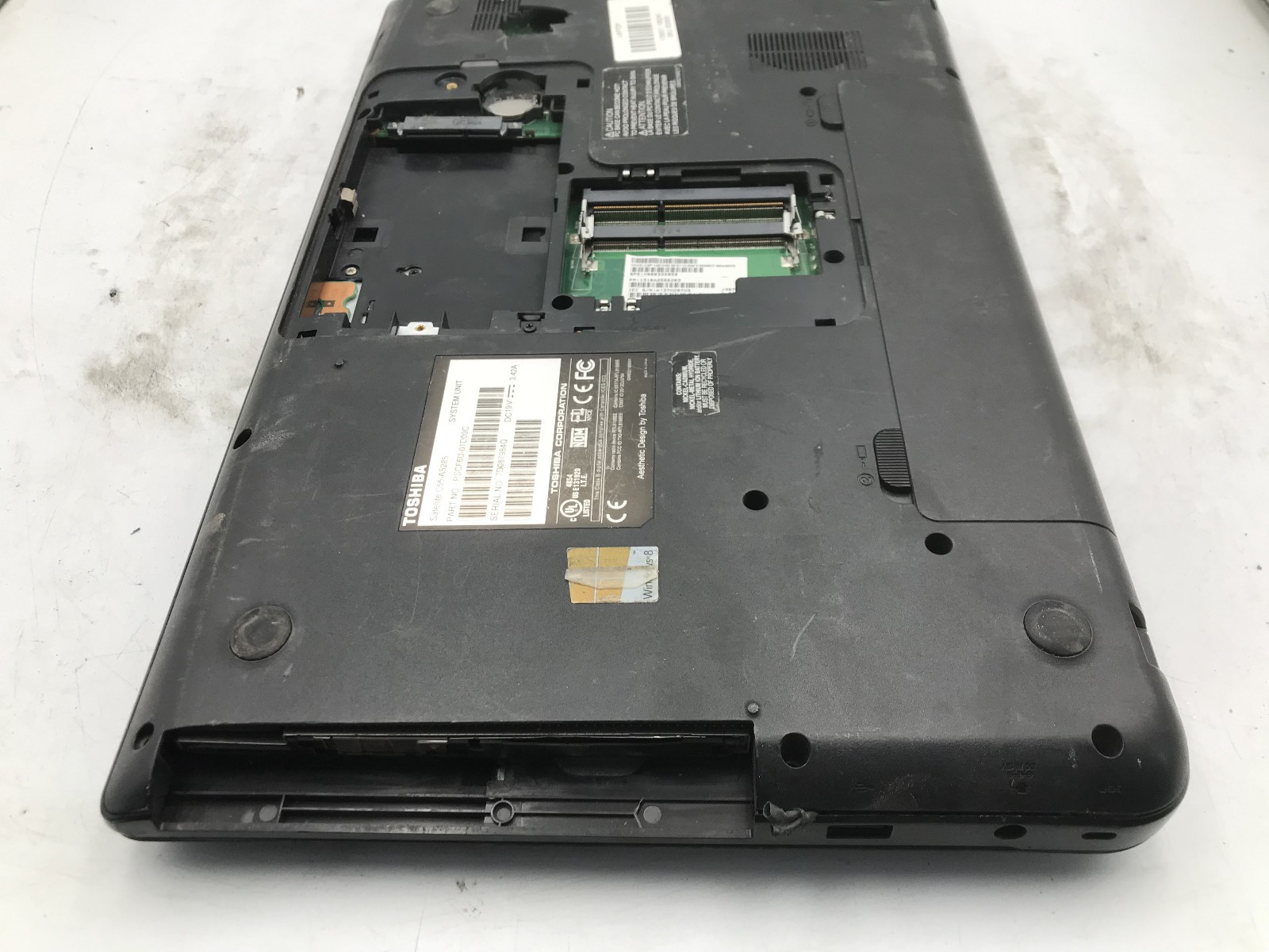 TOSHIBA SATELLITE C55 A5285 – FOR PARTS/REPAIR – INTEL I3 3120M – NO RAM-READ-BB