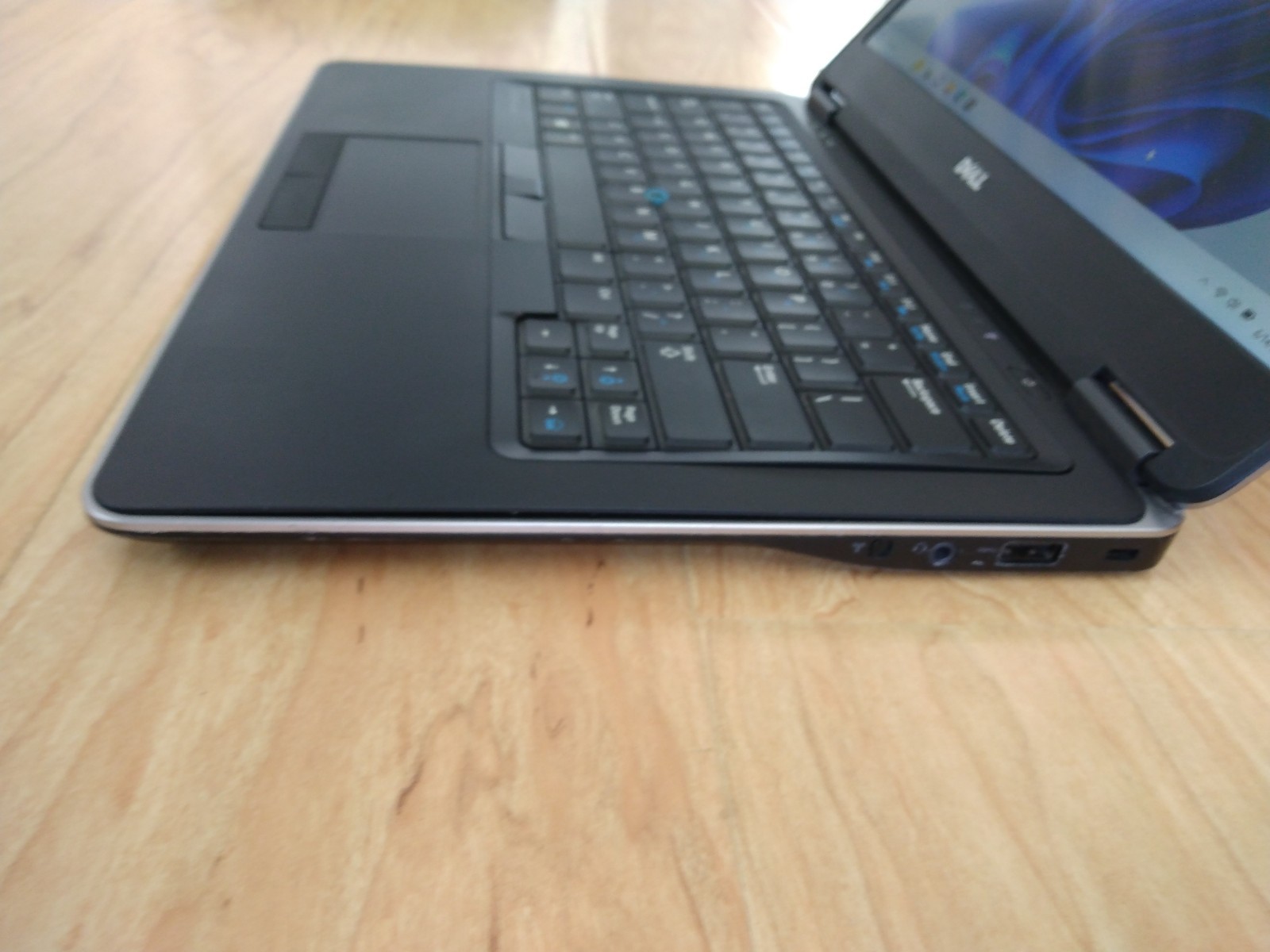 Used Dell Latitude E7440 Win 11 Pro 512gb SSD Hard Drive 16gb RAM laptop