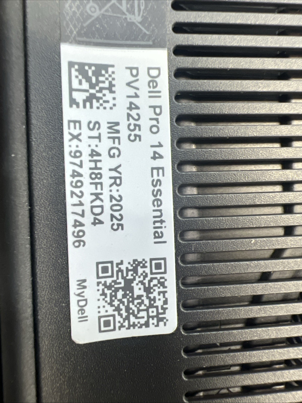 Dell Pro 14 Essential PV14255