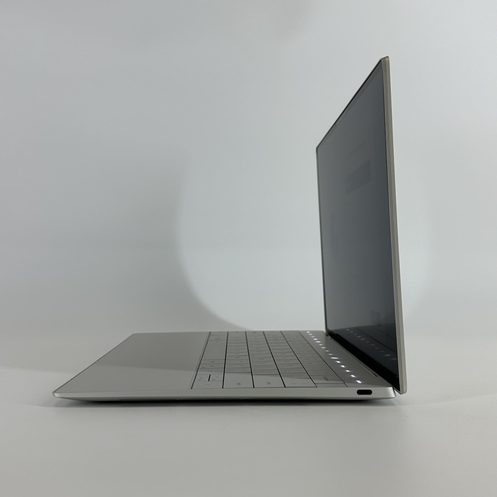 Dell XPS 13 Plus 9320 Silver FHD+ 2.1 GHz i7-1260P 32GB 1TB SSD – Bad Camera