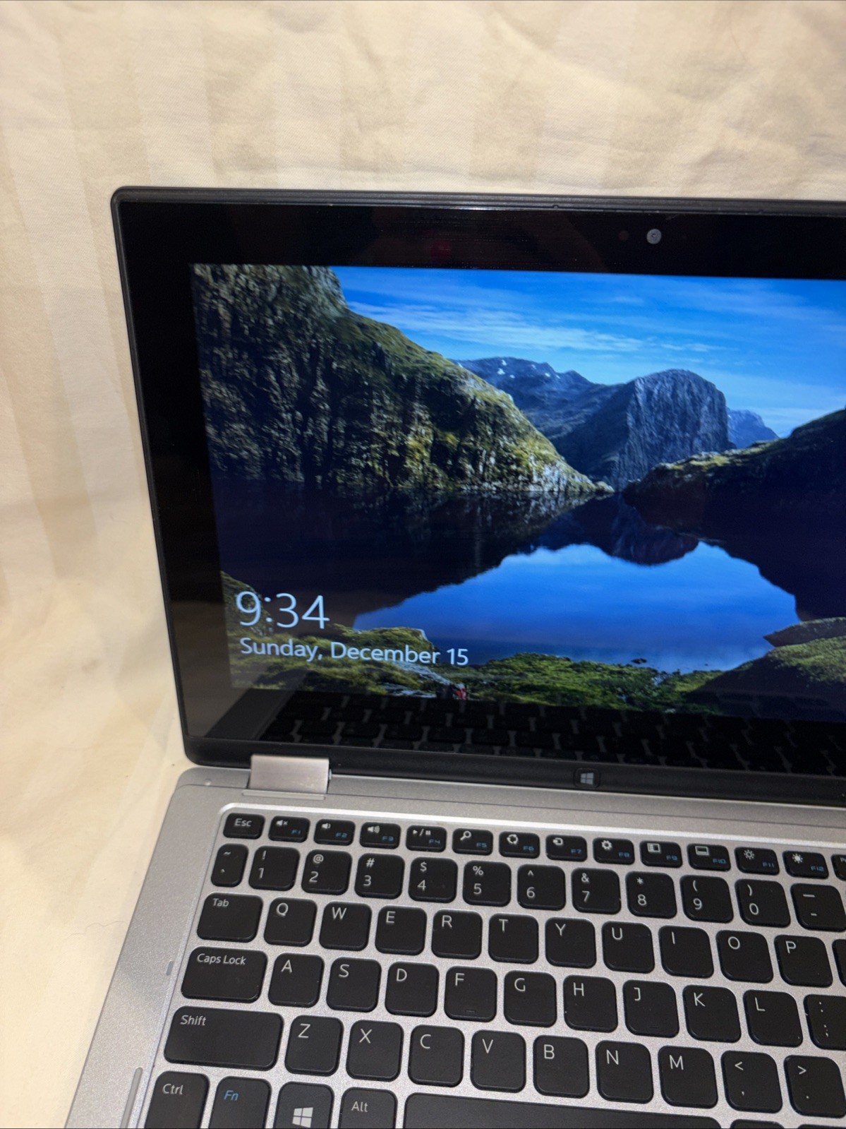 Dell Inspiron 11 3153 2-in-1 Touchscreen Laptop Intel i3 11.6″ Silver/Blue