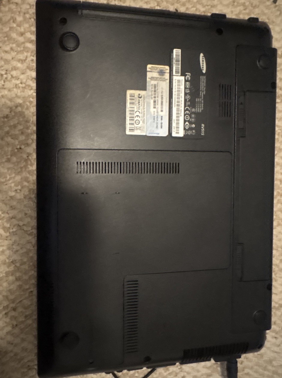 Samsung RV515 Laptop – AMD E2 Vision, Windows 7, Good Condition