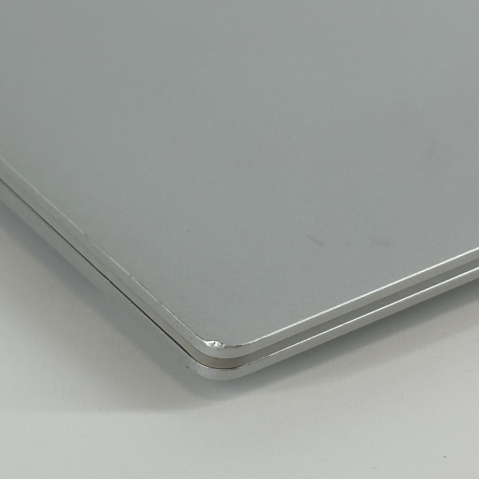 Dell XPS 13 Plus 9320 Silver FHD+ 2.1 GHz i7-1260P 32GB 1TB SSD – Bad Camera