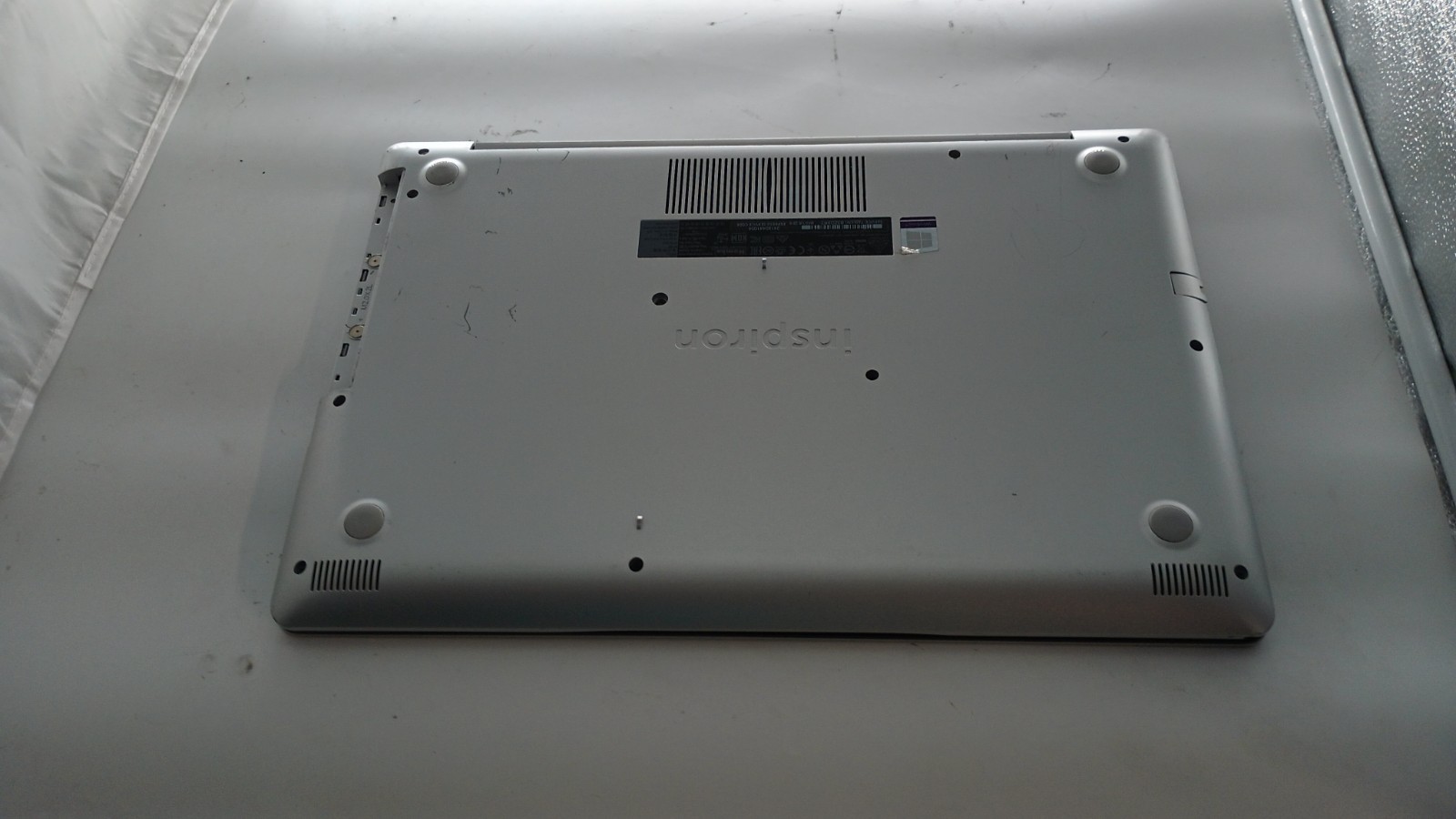 Inspiron5570 w/charger.i7-8550U.16GB.500GB SSD.15.6″FHD.W11