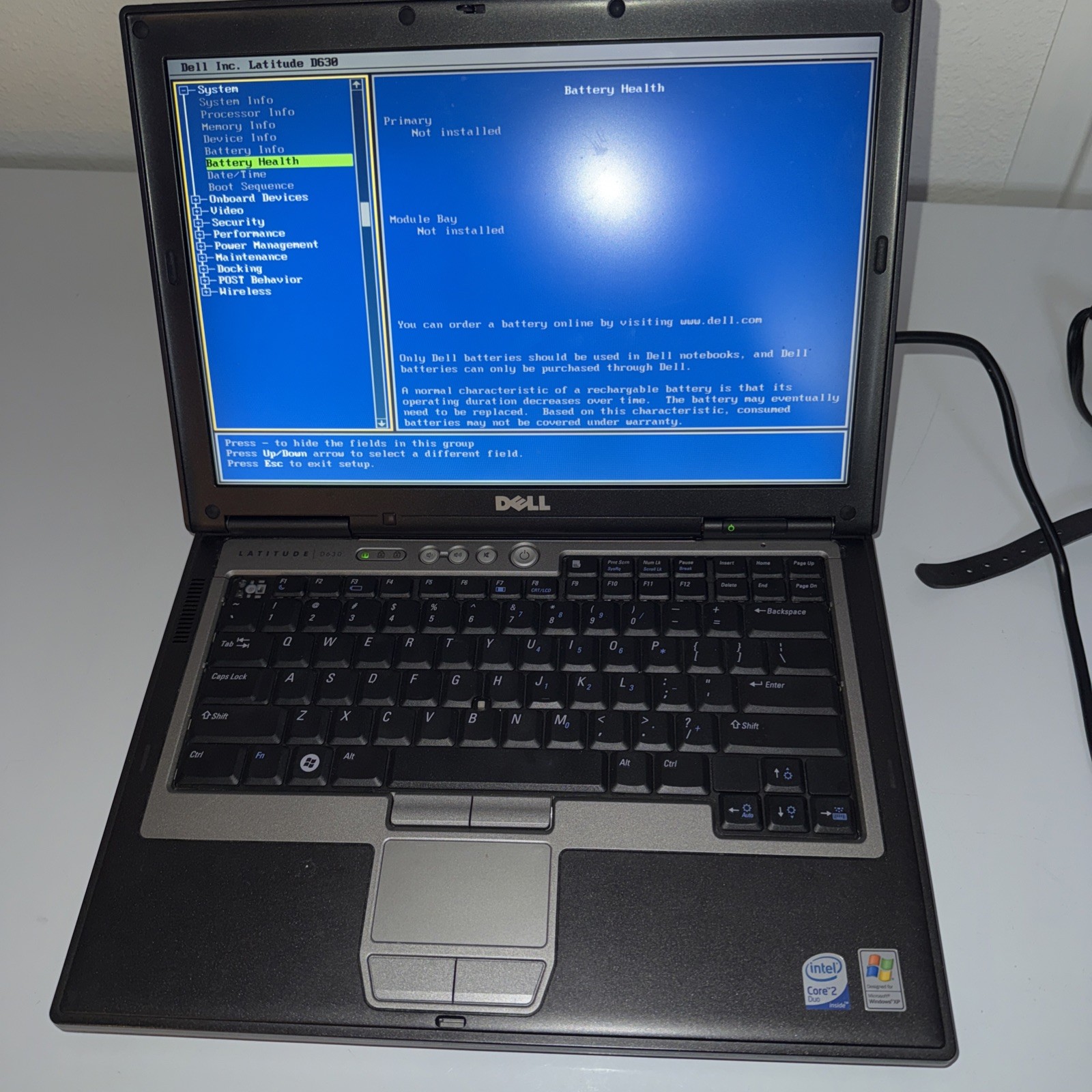 Dell Latitude D630 Laptop Duo 2, 2GB RAM , 160GBHD Win XP NO BATTERY MISSING KEY