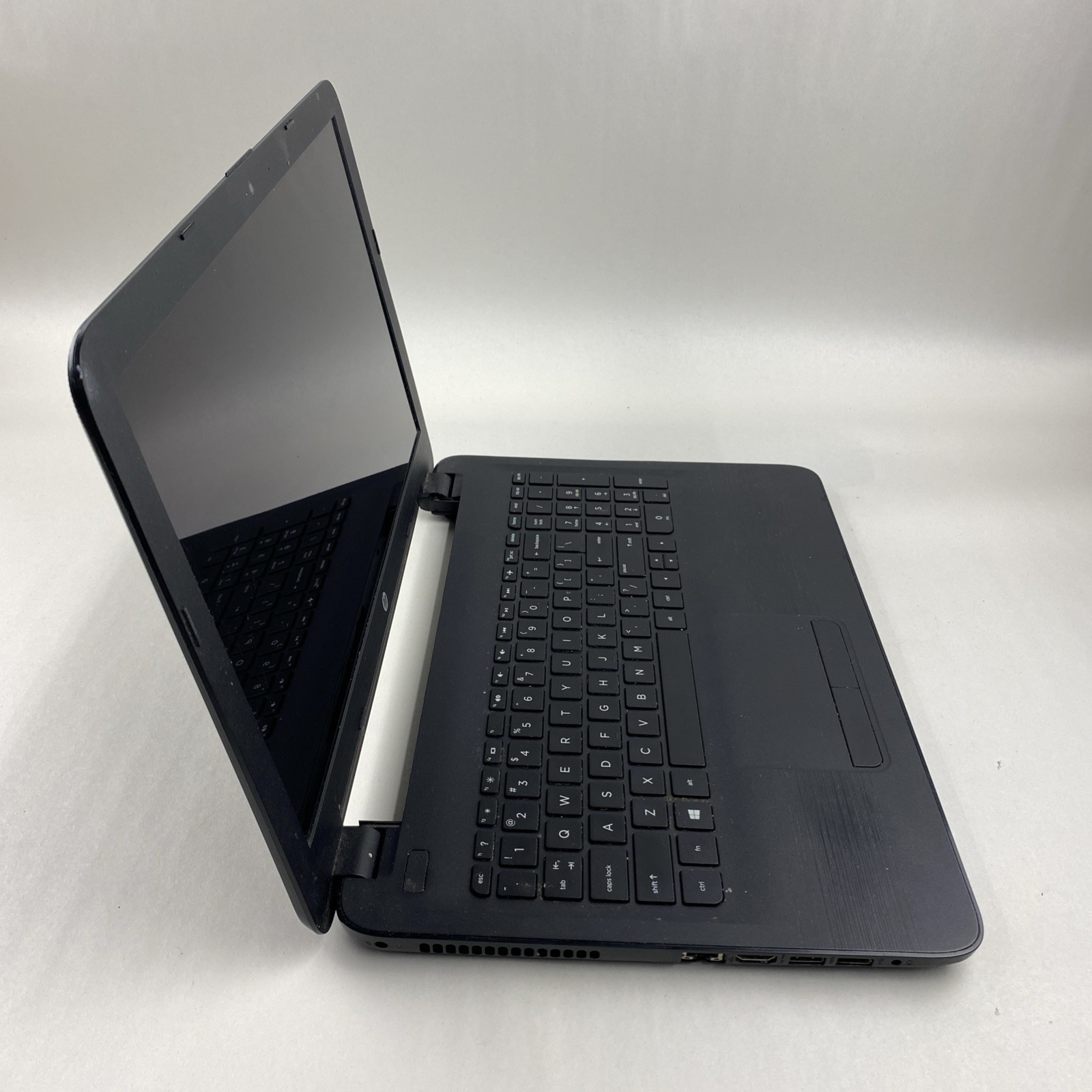 HP 15-ba079dx AMD A10-9600P 2.40GHz 4GB RAM 15.6″ No Battery/HDD/OS BAD SCREEN