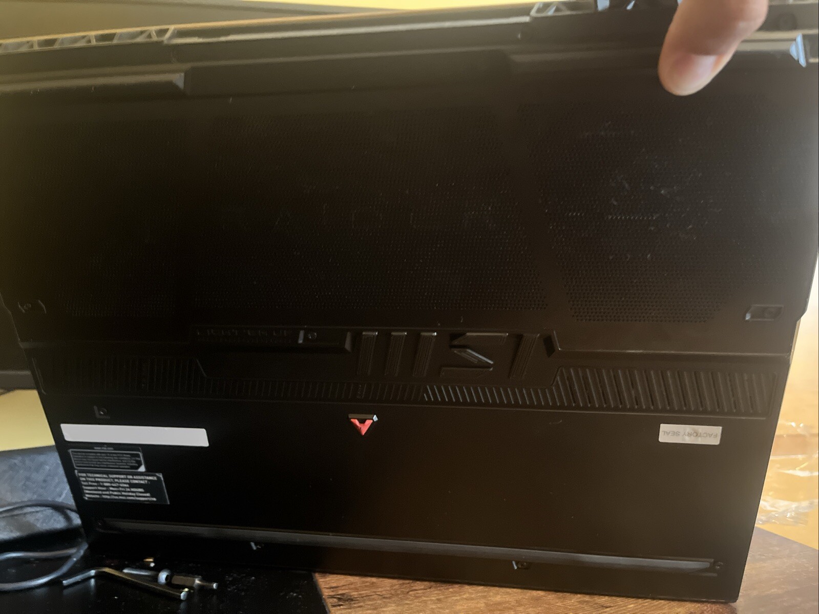 MSI GE68HX Raider 16″ (1TB SSD, Intel Core i9-13950HX, 2.20 GHz, 32GB RAM,…