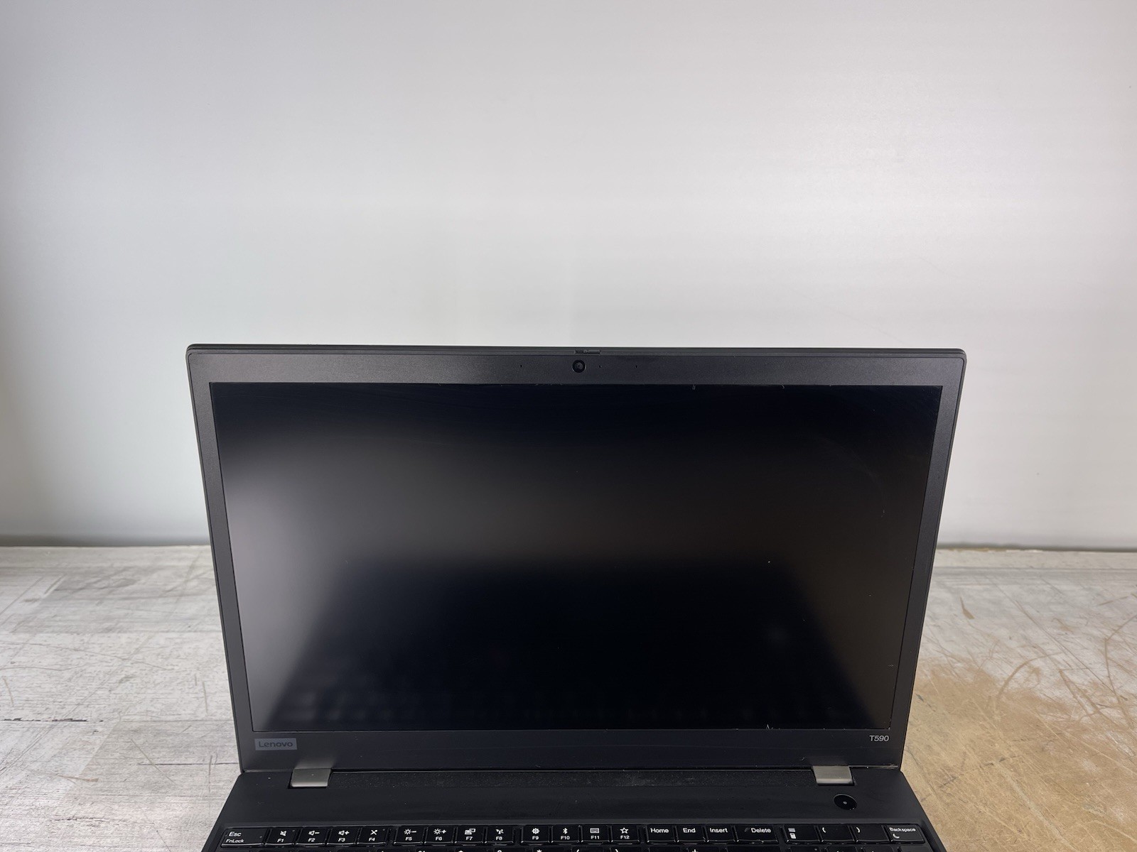 LENOVO THINKPAD T590 i7-8565U @ 1.80GHz, 16GB RAM, NO HDD/OS – (FOR PARTS)