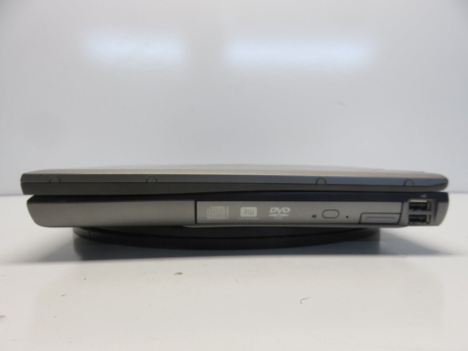 Dell Latitude D520 Intel Core 2 Duo 06F6 2GHz 1GB 40 GB WIN XP No Batt
