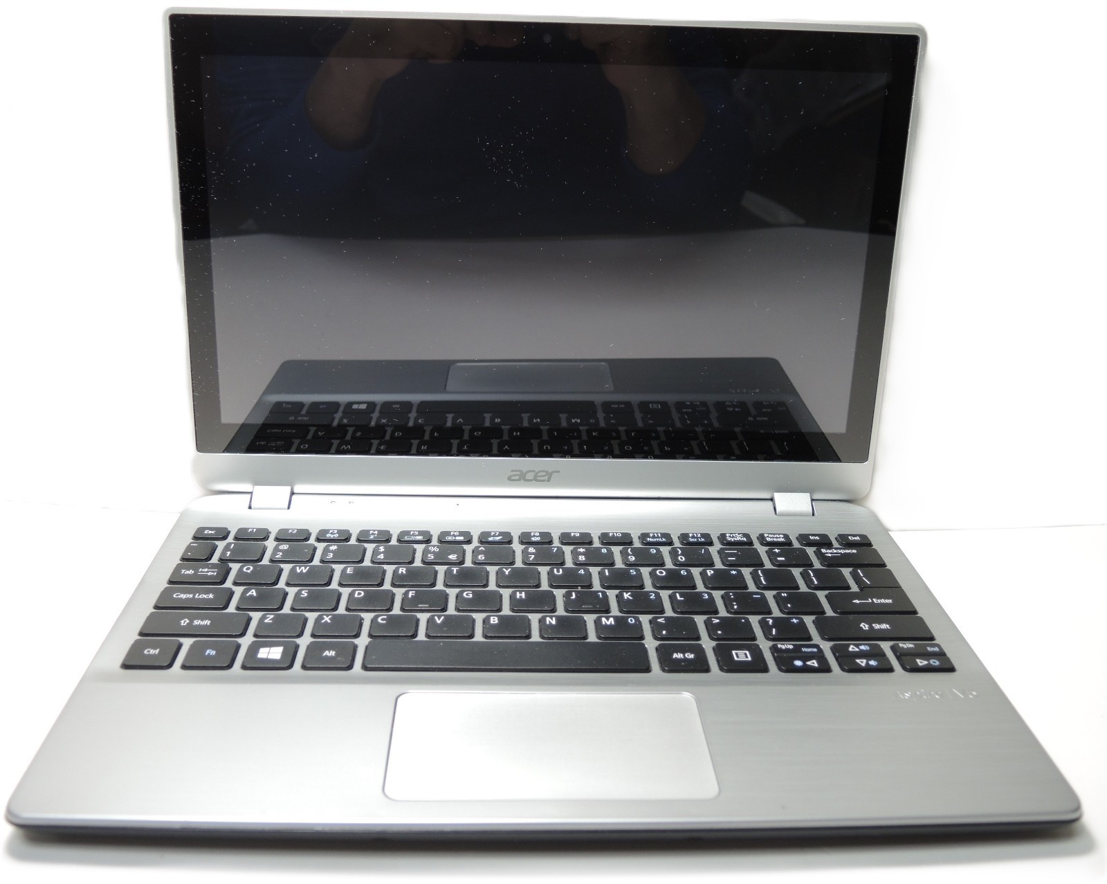 Acer Aspire V5-122P-0408 Laptop (NON-FUNCTIONAL, PARTS ONLY)