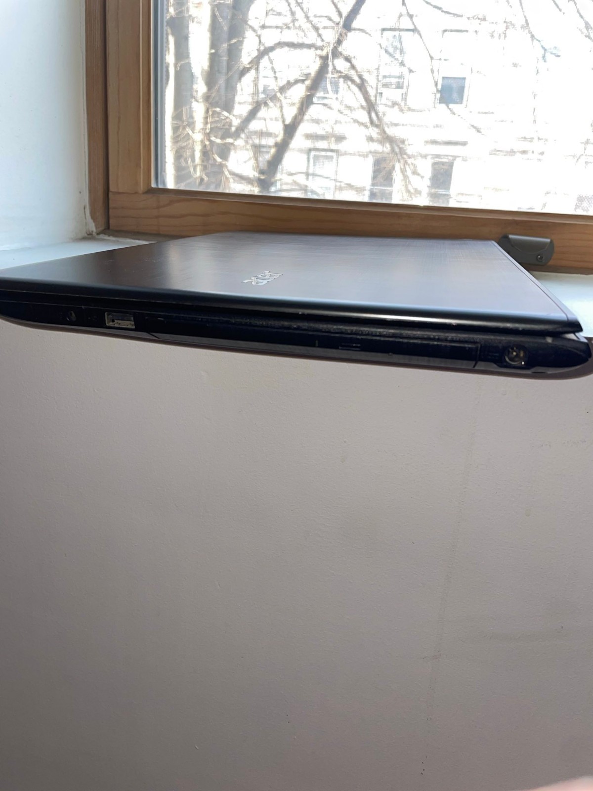 Acer Aspire E5-576 (Intel Core i3 (8th Gen), 6 GB RAM, 1TB Storage)