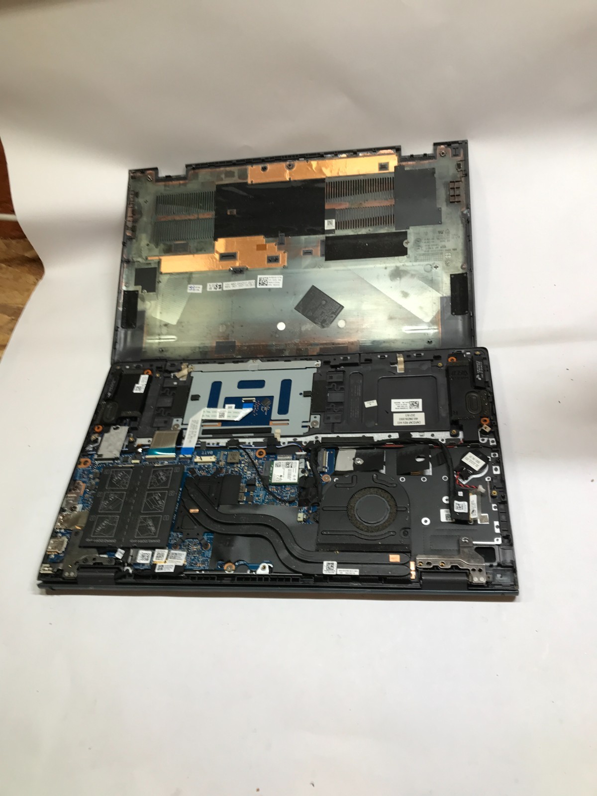 Dell Inspiron 5515 15″ AMD Ryzen 5 NO RAM NO HDD/OS For Parts READ DESCRIPTION