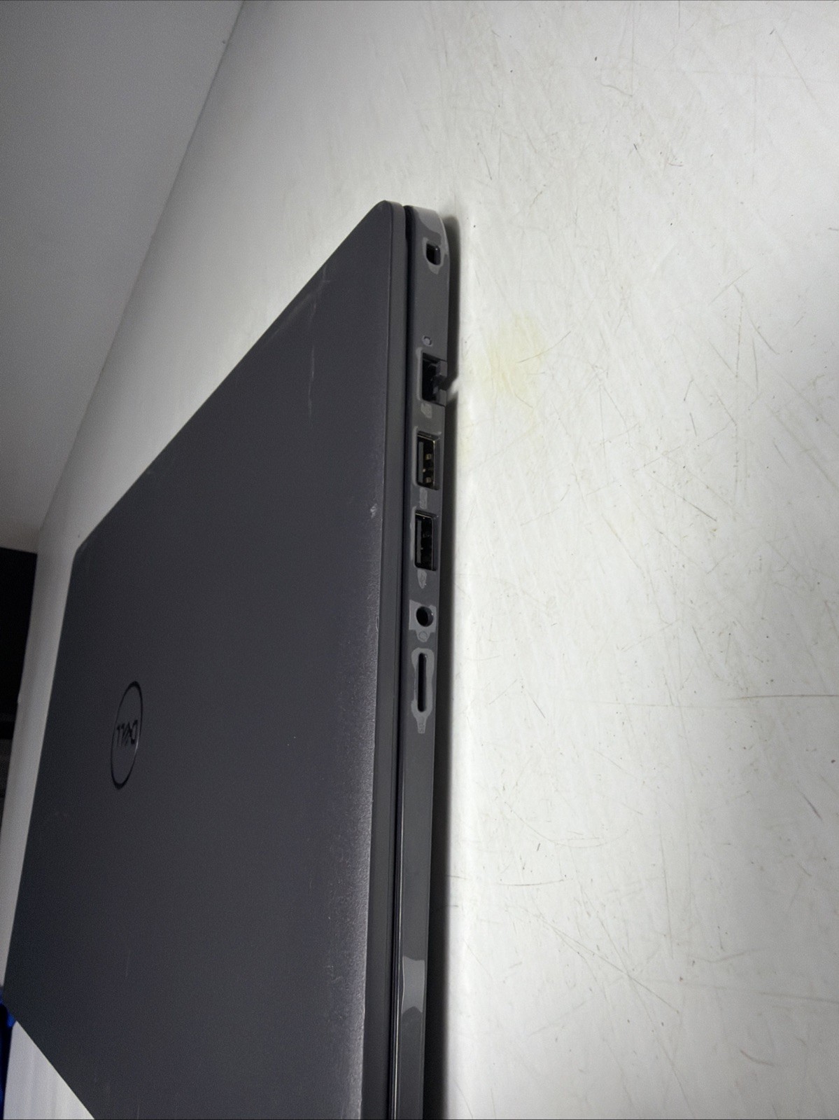Dell Latitude 3510 15″ Laptop i5-10210U 8gb Ram No Drives Boots Bios No P/S