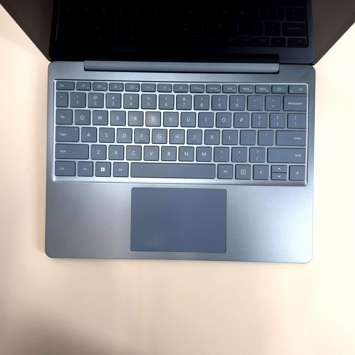 Microsoft Surface Laptop Go 2 2013 12.4″ i5-1135G7 2.4GHz 8GB RAM 128GB SSD