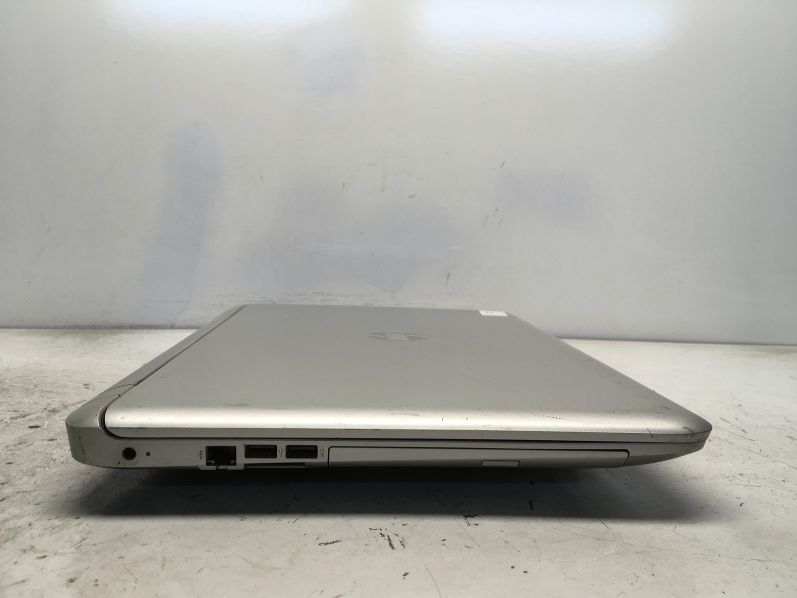 HP Pavilion 17-G121WM AMD A10-8700P 1800MHz 8 GB NO HDD No Batt