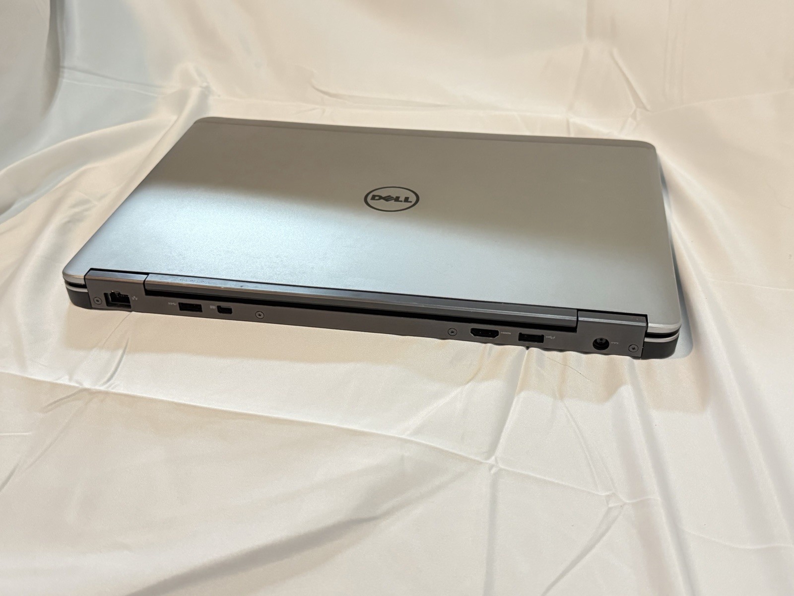 Dell Latitude E7440 / i5-4300U @ 1.90GHz / 4GB / 256SSD / WIN 10 Pro