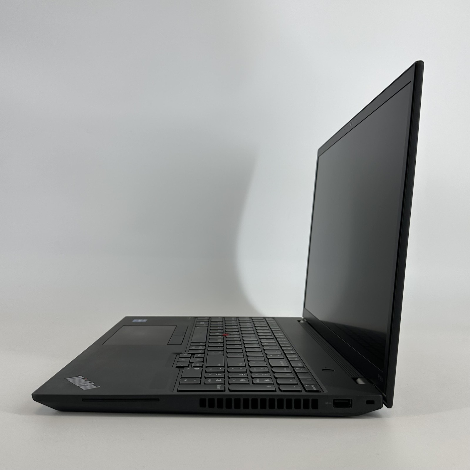 Lenovo ThinkPad P16s Gen 1 FHD+ TOUCH 2.1 GHz i7-1260P 16GB 512GB SSD T550 Good