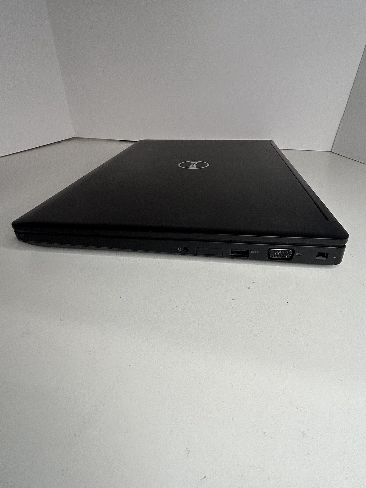 Dell Latitude 5580 i7-7820. 24GB, 1TB 2.5” SSD, Intel HD Graphics 630. Win 11 P