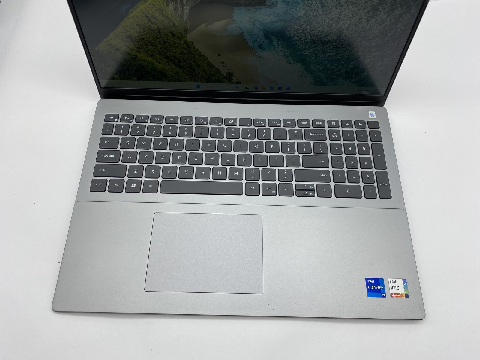 Dell Vostro 16 5630 Laptop Intel Core i7 1360P 2.2GHz 16GB RAM 1TB SSD W11P