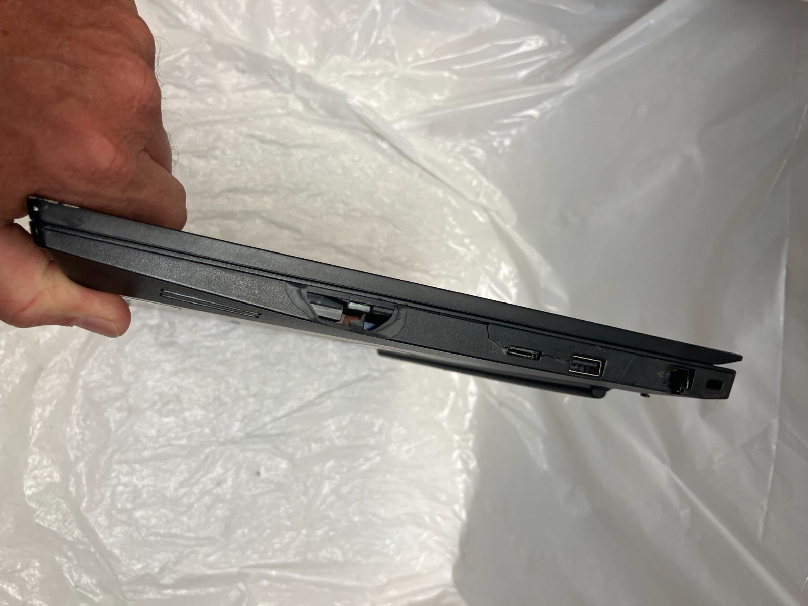 Lenovo ThinkPad E580 15.6″ Core i5-7200U 2.5GHz NO MEM No HDD FOR PARTS