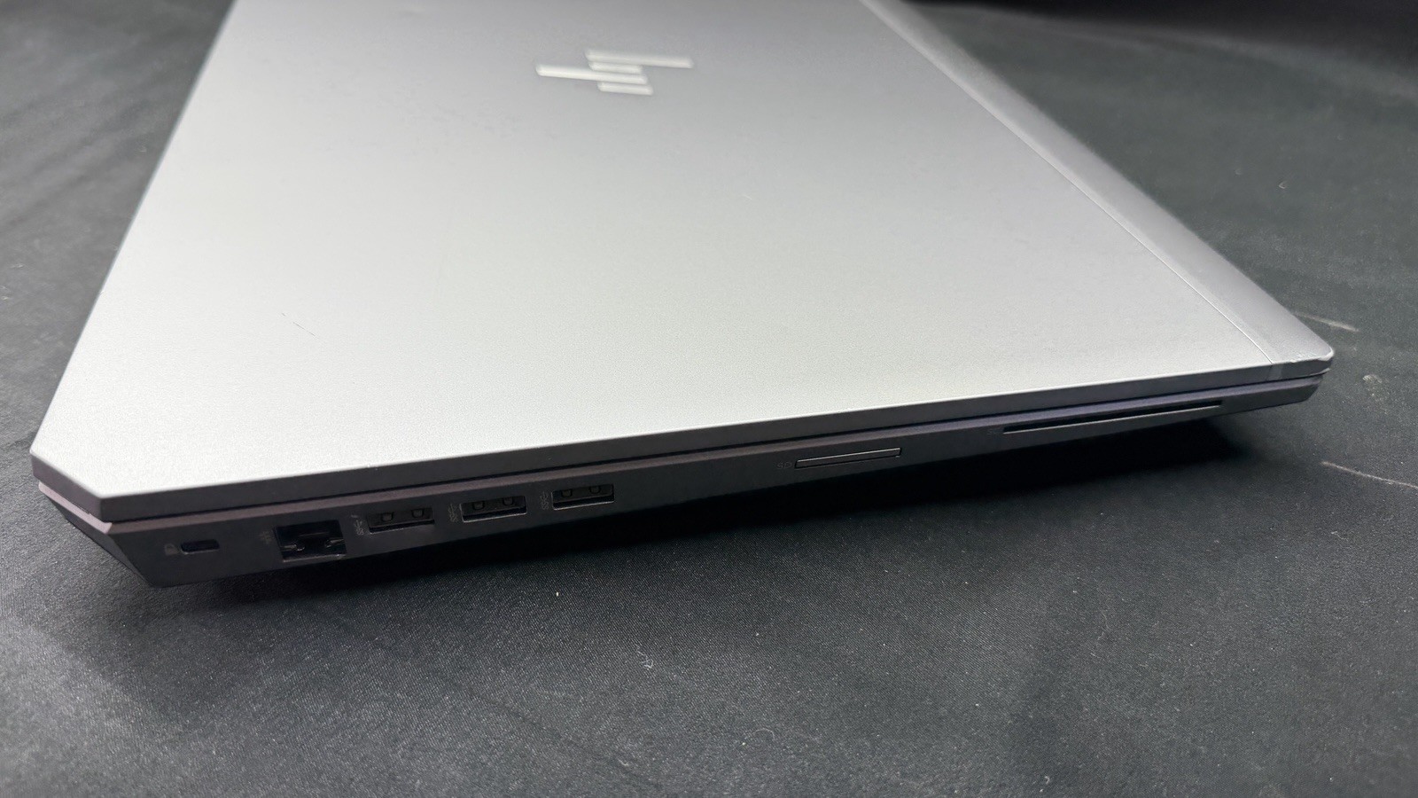 HP ZBook 17 G5 2018 17.3” WIN 11 Xeon E-2176M 32GB RAM 1TB SSD Quadro P4200