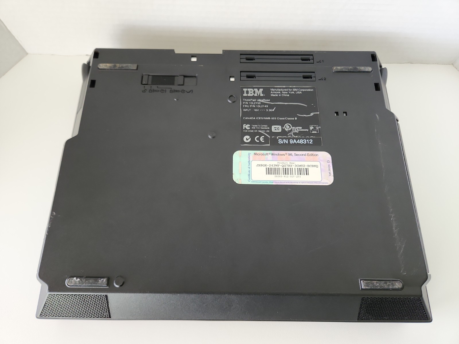 VINTAGE IBM ThinkPad 570 13″ Laptop Intel Pentium 2 192mb RAM 98SE W/ DOCK WORKS