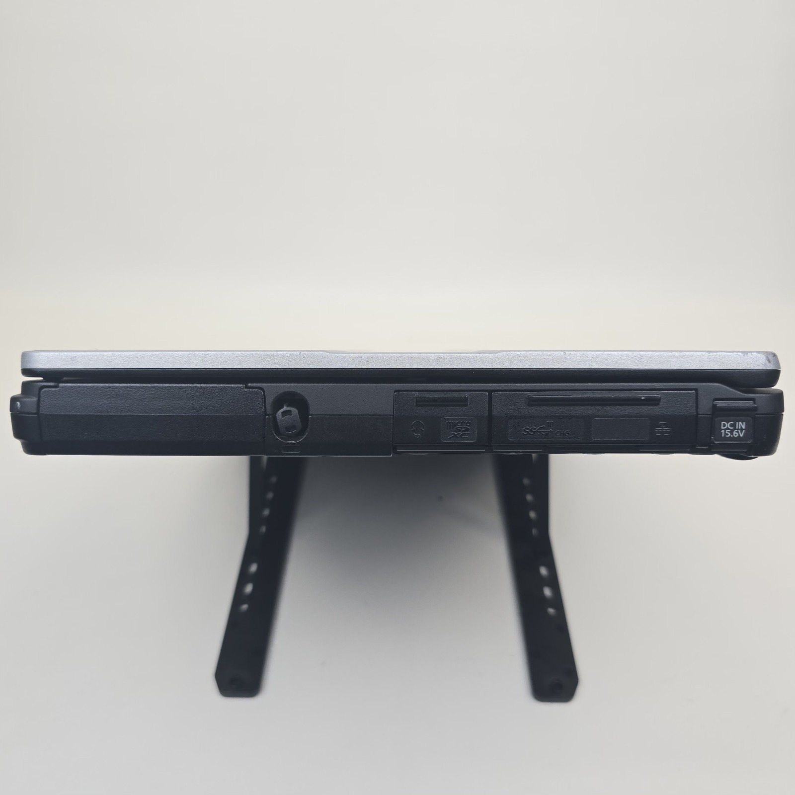 Panasonic Toughbook FZ-55 MK2 FHD Touch I7-1185G7 32GB 512 NO OS/AC – BAD LCD