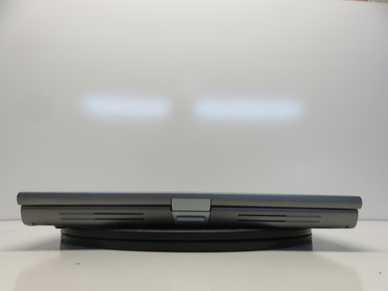 Dell Latitude D600 Pentium M 1.6GHz 512 MB 40 GB WIN XP No Batt