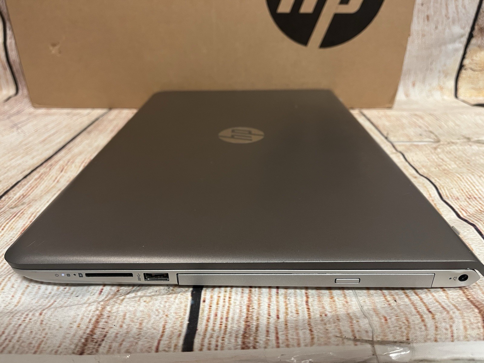 HP Pavilion 15.6 15-CC020nr Touch FHD 1920×1080 2.7GHz i7-7500U 12GB 1TB SSD