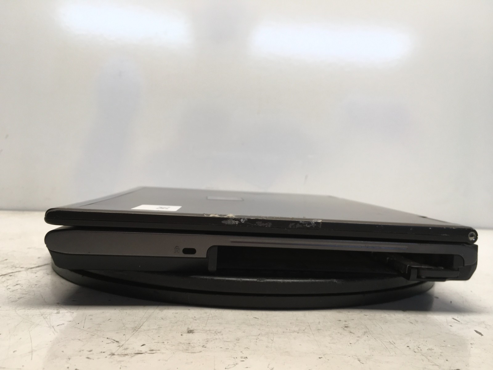 Fujitsu LifeBook S2110 AMD Turion 64 MT-32 1.8GHz 512 MB NO HDD