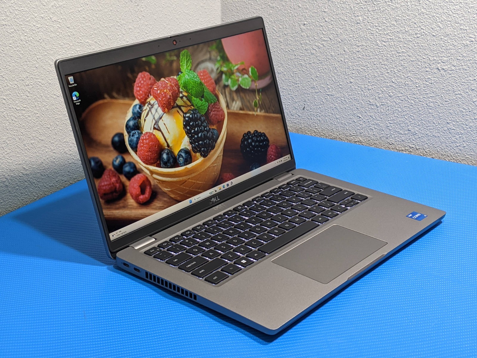 Dell Latitude 5430 14″ FHD i5-1235U 1.3GHz (max 4.4 GHz) 32GB 256GB SSD W11P +PA