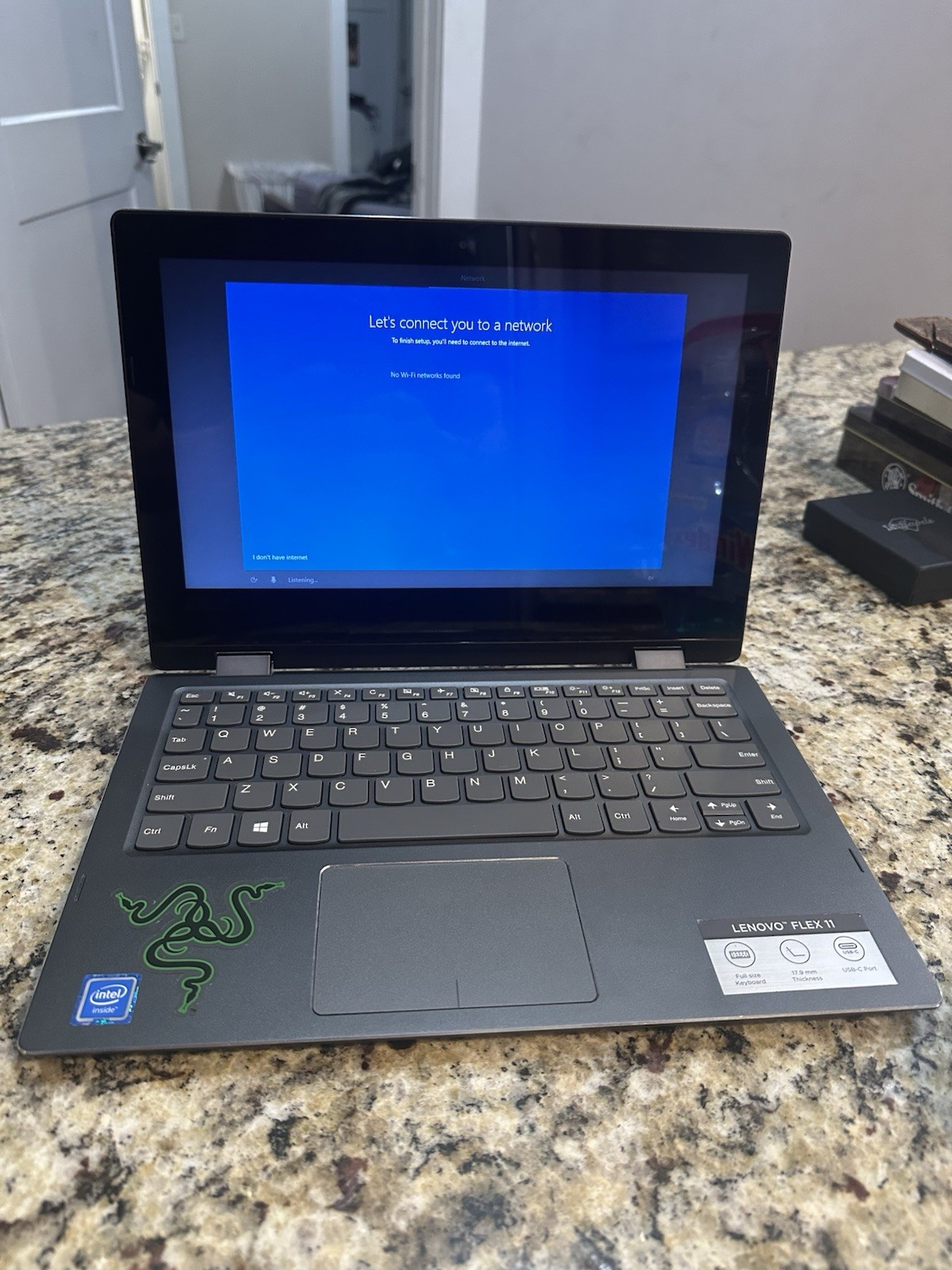 Lenovo Flex 11 2-in-1 Touchscreen 11.6in Celeron 4GB eMMC Win10 Black