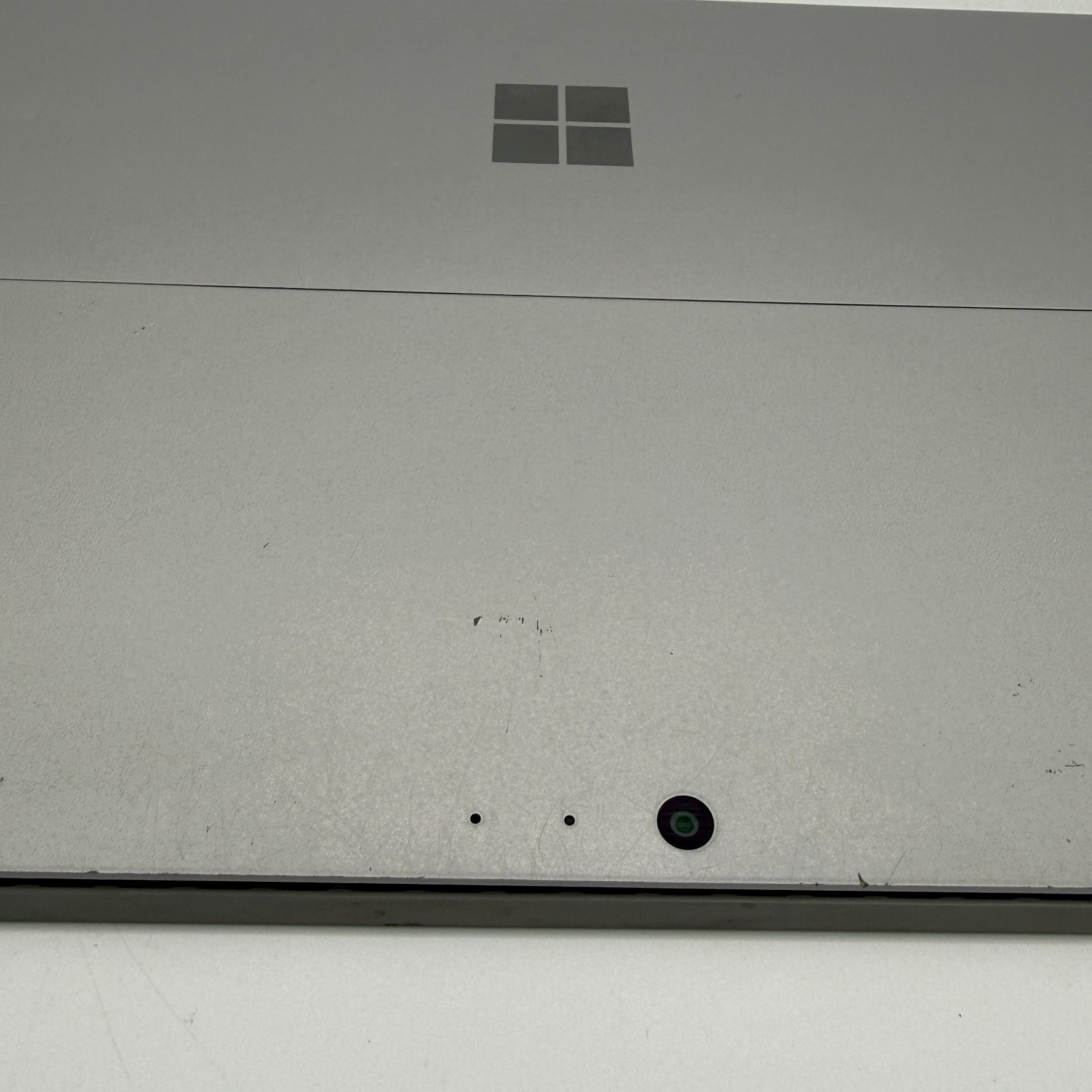 Microsoft Surface Pro 1796 i7-7660U 8GB 256GB SSD 2.50GHz Tablet Silver – C
